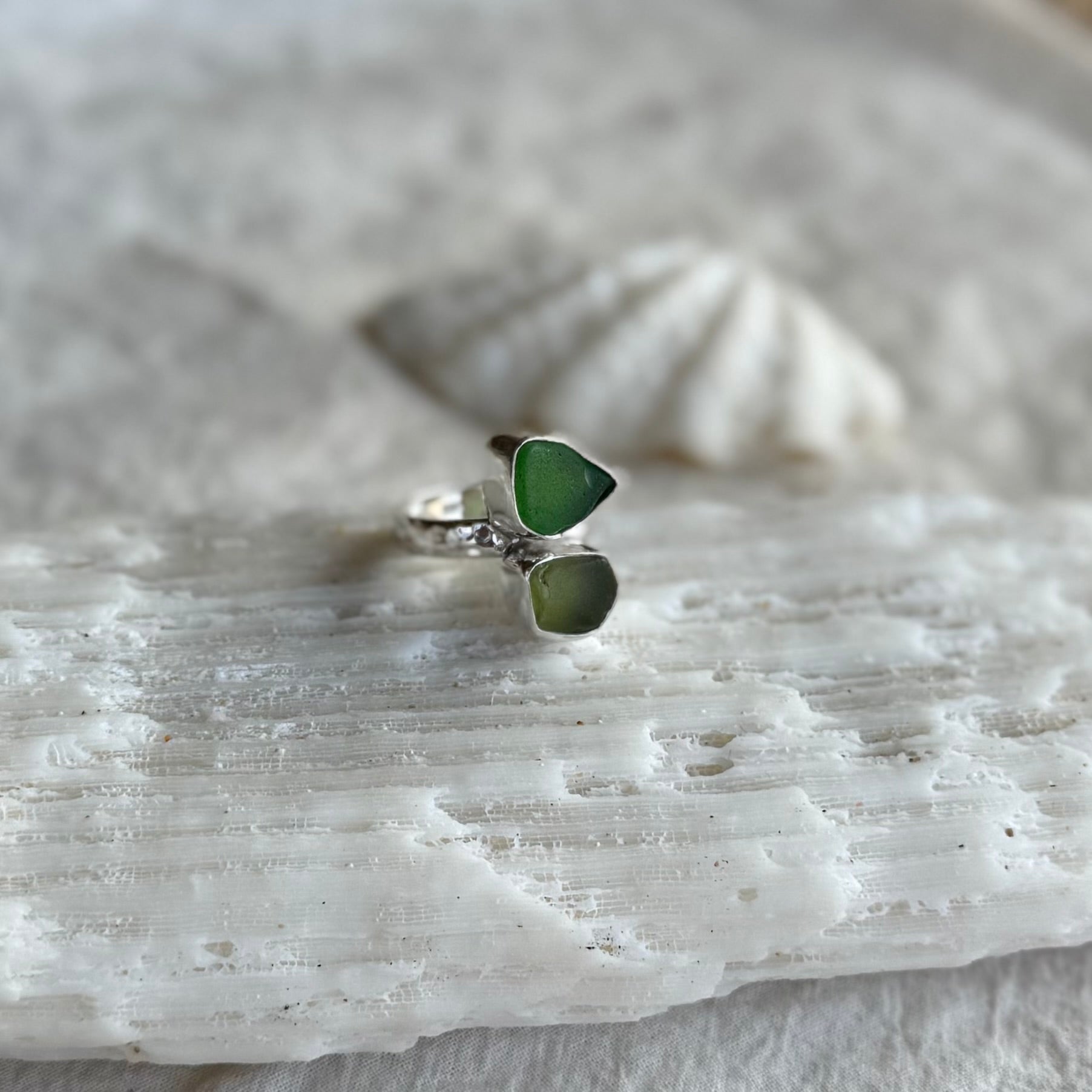 The Dua Glassy Ring Sz.6