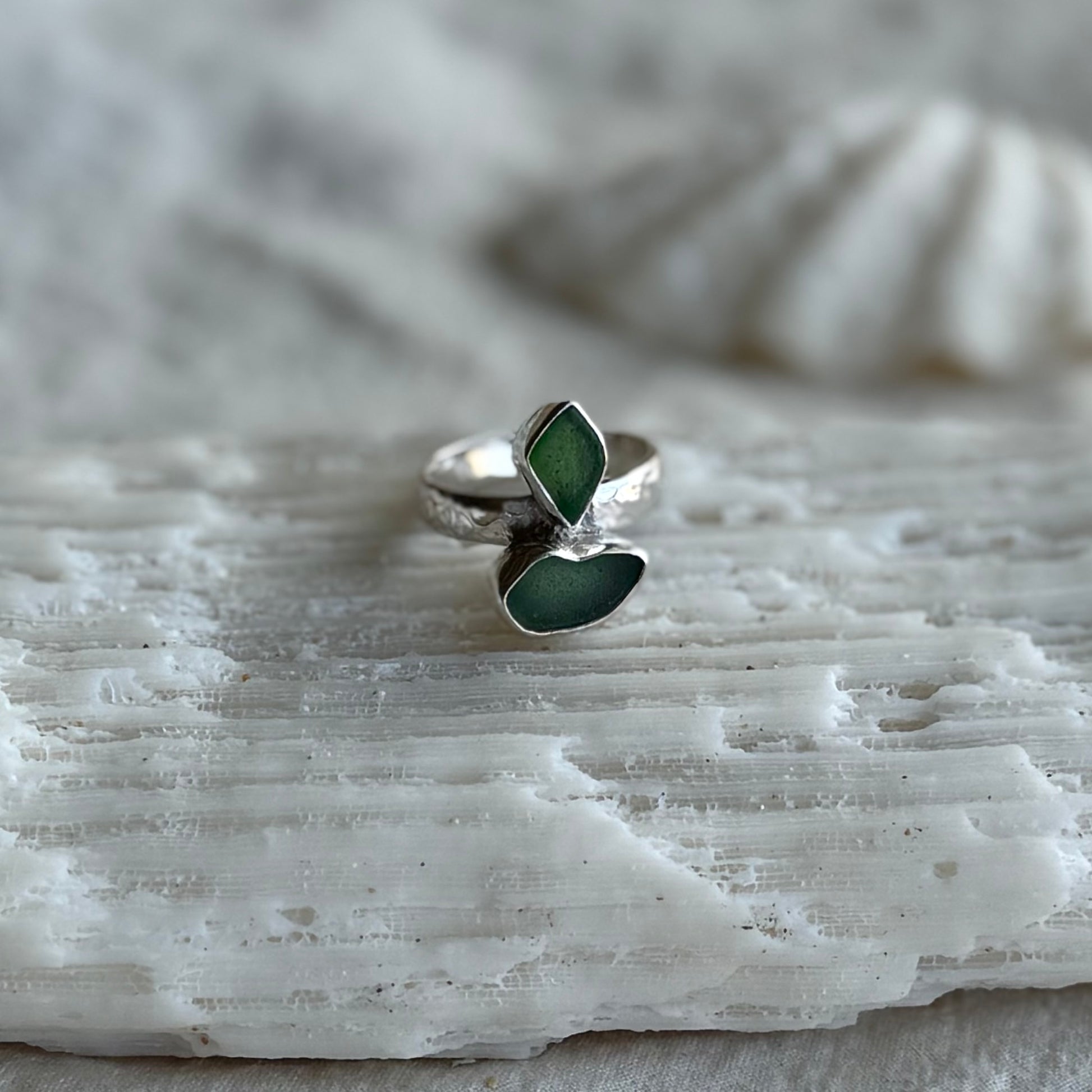 The Dua Glassy Ring Sz.6