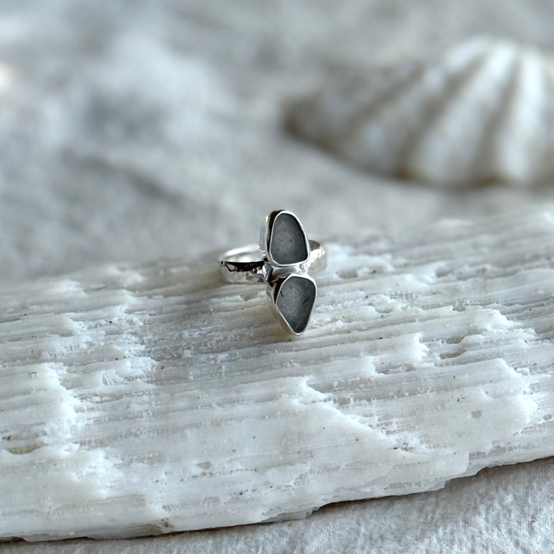 The Dua Glassy Ring Sz.6