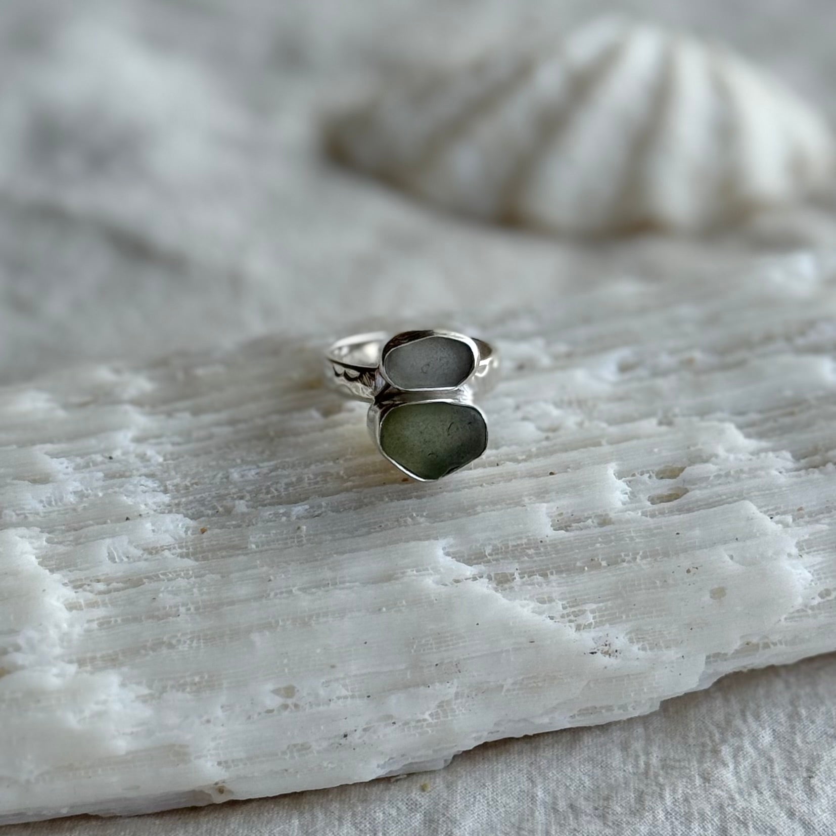 The Dua Glassy Ring Sz.6