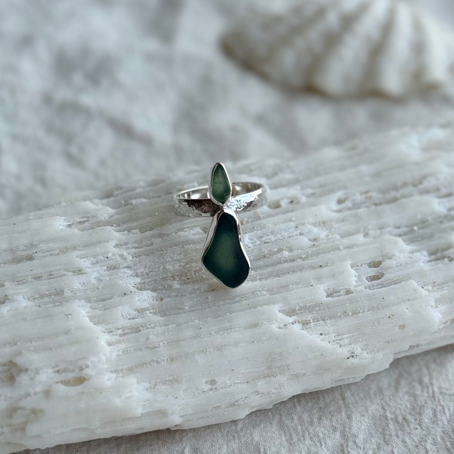 The Dua Glassy Ring Sz.8