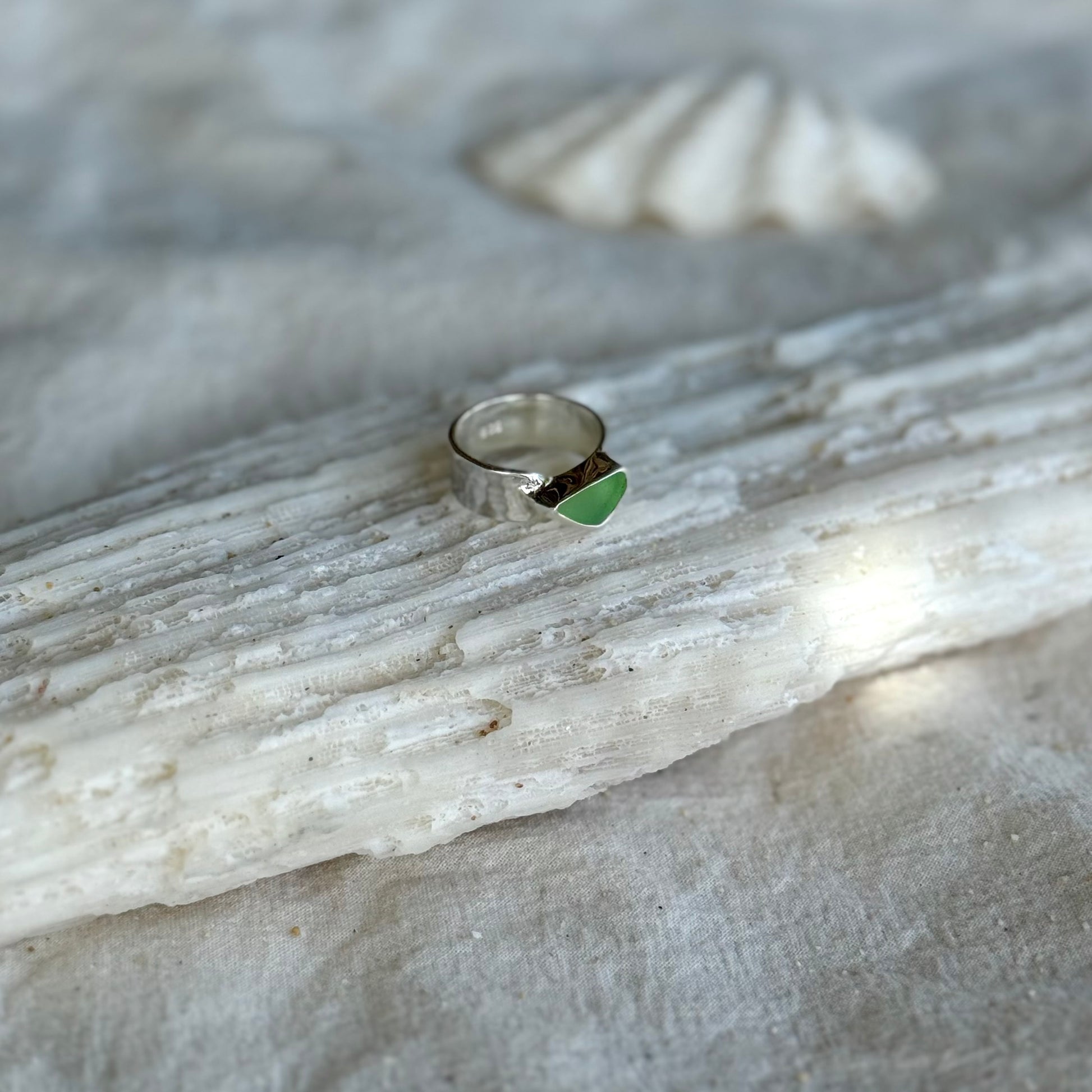 The Glassy Ring Sz.5